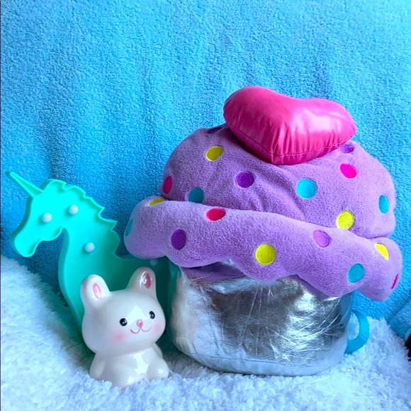 Animations Other - CUPCAKE BACKPACK